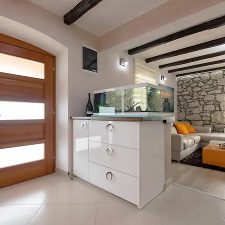 Cozy Villa In Vizinada With Private Garden Vila