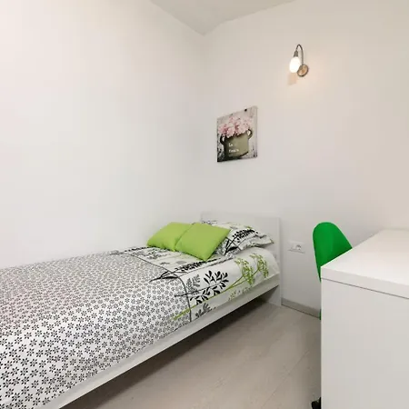 Cozy Villa In Vizinada With Private Garden * Labinci