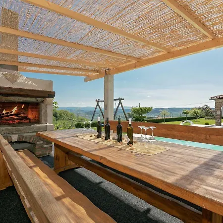 Cozy Villa In Vizinada With Private Garden