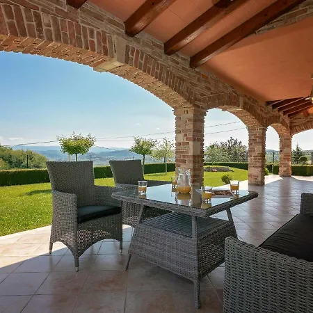 Cozy Villa In Vizinada With Private Garden *